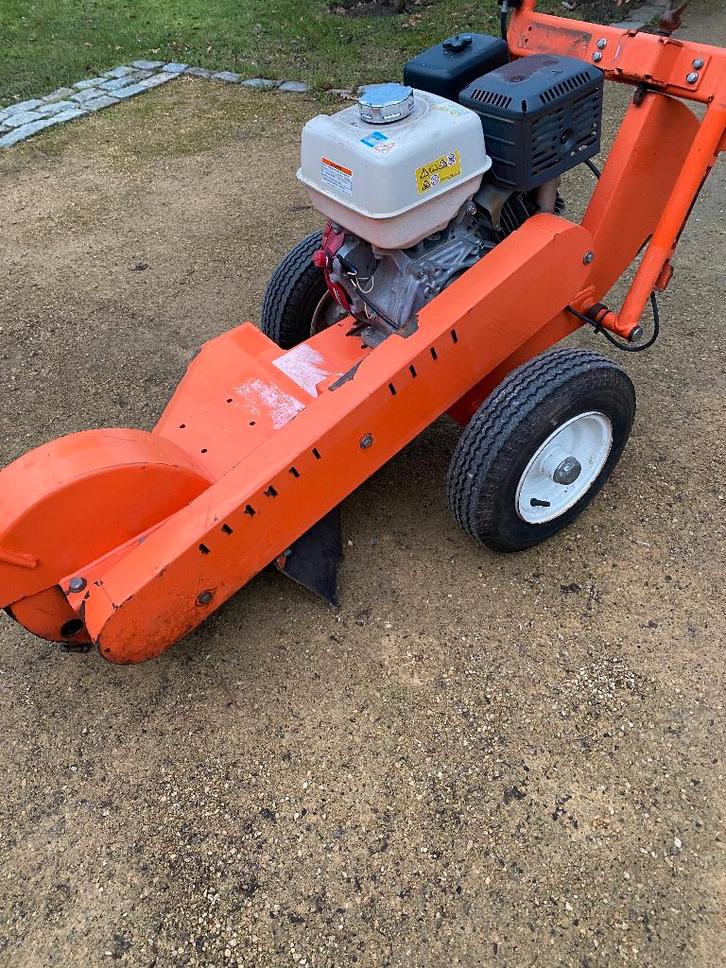 Dosko 337 13H Stobbenfrees stronkenfrees, Bricolage & Construction, Outillage | Fraiseuses, Utilisé, Coupe-poussière, Enlèvement