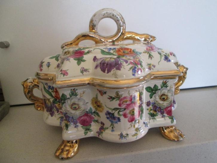 Boch; porseleinen bonbonniére Fleur de saxe   34/33cm van 19, Antiek en Kunst, Antiek | Servies los, Ophalen