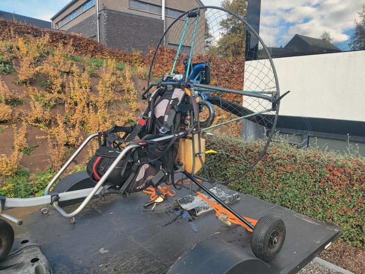 Trike Paramoteur sky110 +voile itv boxer 2 ready to fly, Sport en Fitness, Zweefvliegen en Paragliding, Paramotor