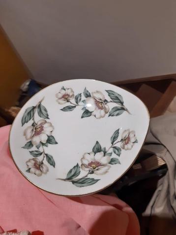 Coupelle forme ovoïde - porcelaine anglaise beschikbaar voor biedingen