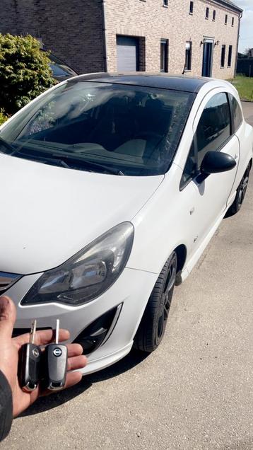 Opel sleutel nodig?  beschikbaar voor biedingen