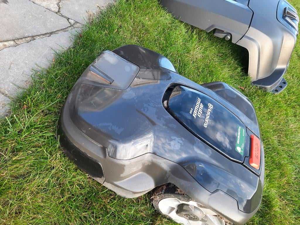 Robotmaaier Husqvarna 2022, Tuin en Terras, Robotmaaiers, Gebruikt, Bestuurbaar via app, Ophalen