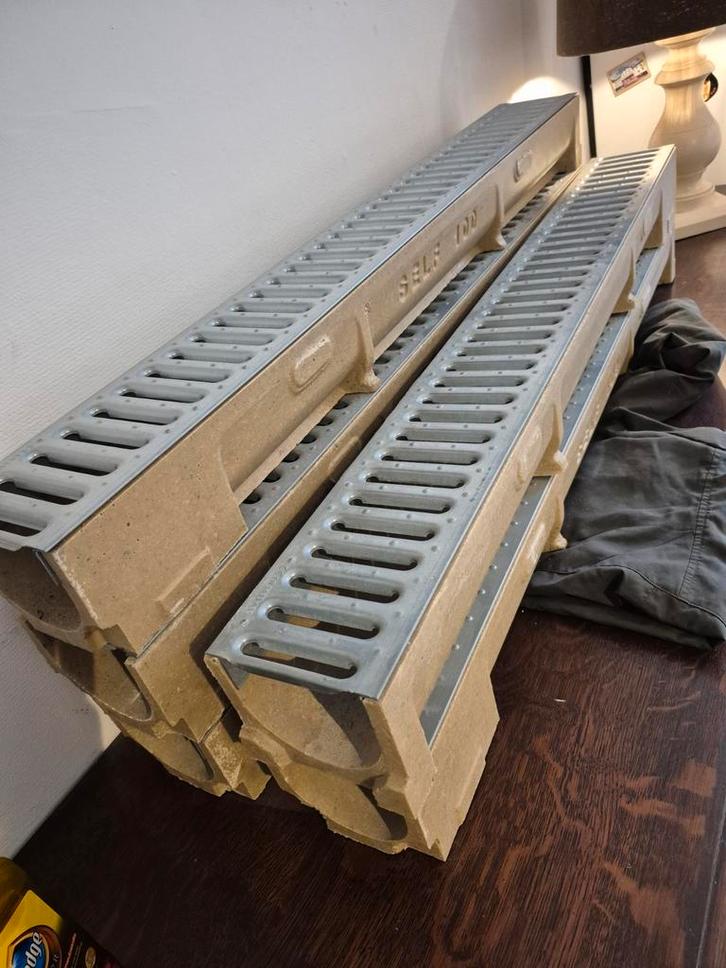 Nouvelles gouttières de drainage Self 100, Bricolage & Construction, Tuyaux & Évacuations, Neuf, Enlèvement