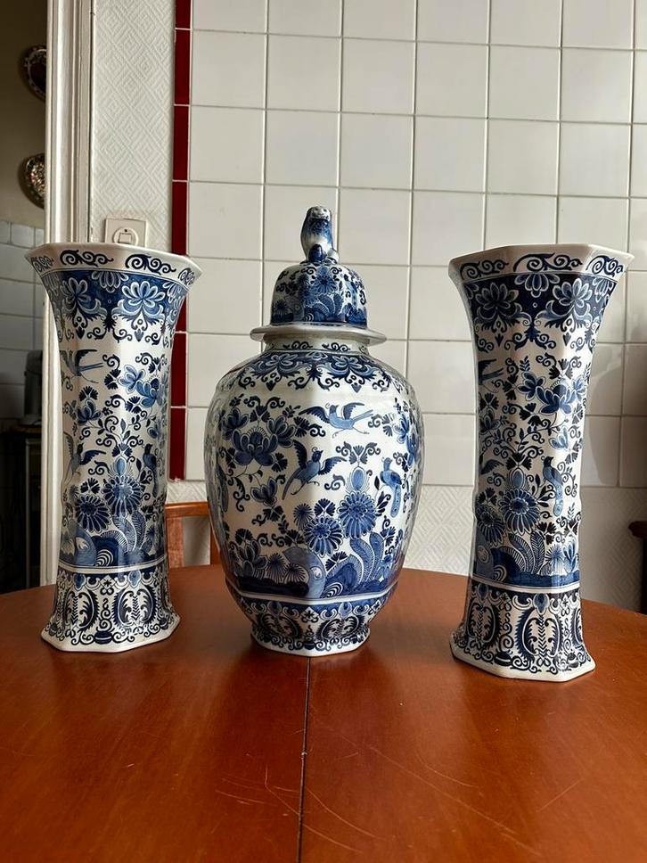 Grande potiche et ses deux vases B.F.K, Antiek en Kunst, Antiek | Vazen, Ophalen