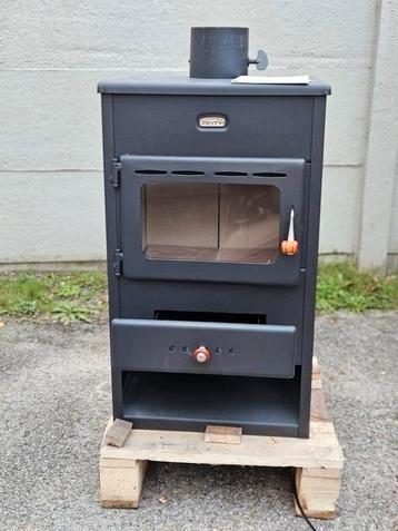 Houtkachel Prity-1 nieuwe 9 kw voor 300 euro in verpakking  beschikbaar voor biedingen