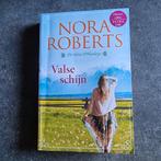 Nora Roberts - Valse schijn, Ophalen of Verzenden, Gelezen, Nora Roberts