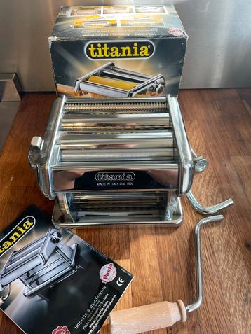 Titania pasta machine