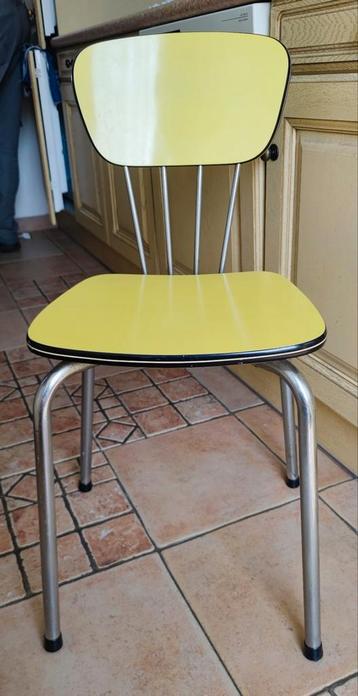 4 Chaises de cuisine, jaunes.  beschikbaar voor biedingen