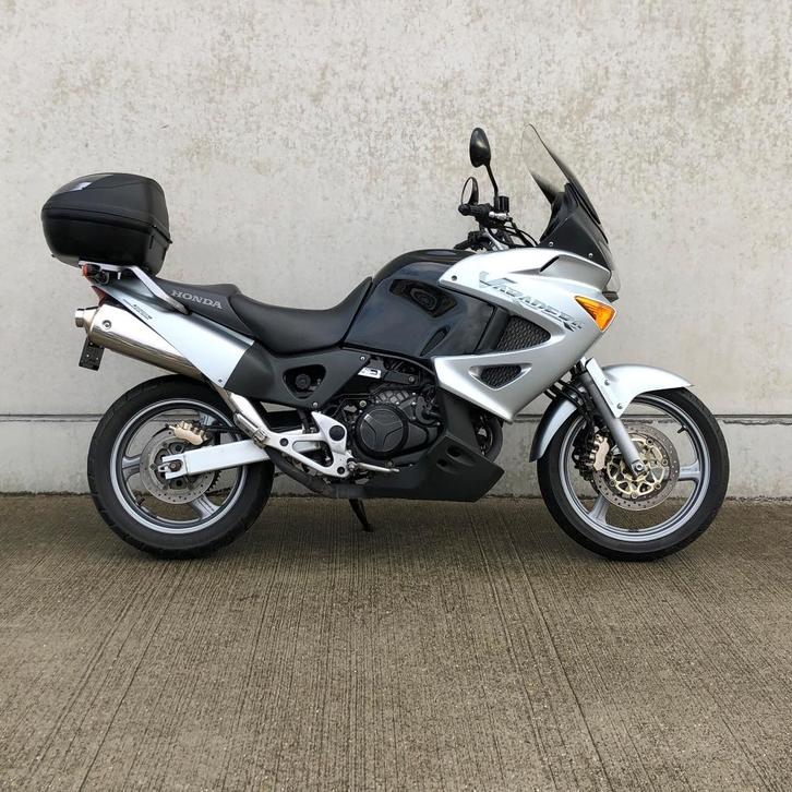 Honda VARADERO 1000, Motoren, Motoren | Honda, Bedrijf, Toermotor, meer dan 35 kW, 2 cilinders, Motorrijbewijs A, Ophalen