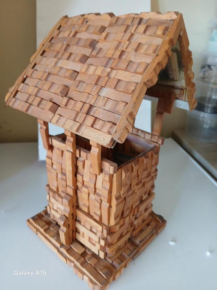 Mooie waterput uit wasknijpers vernist, Antiek en Kunst, Kunst | Beelden en Houtsnijwerken, Ophalen of Verzenden