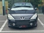 Peugeot 307 CC 1.6i / Cabrio / Airco / Sensoren, Auto's, Peugeot, Zwart, Cabriolet, Zwart, Leder