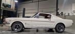 Ford Mustang Fastback 2+2, Auto's, 185 kW, Achterwielaandrijving, 8 cilinders, Wit