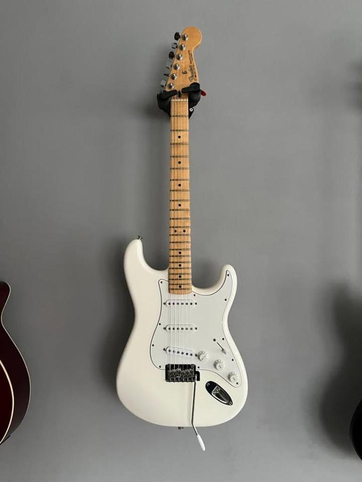Fender Stratocaster Mexicaine – Blanc, érable, Muziek en Instrumenten, Snaarinstrumenten | Gitaren | Elektrisch, Gebruikt, Solid body