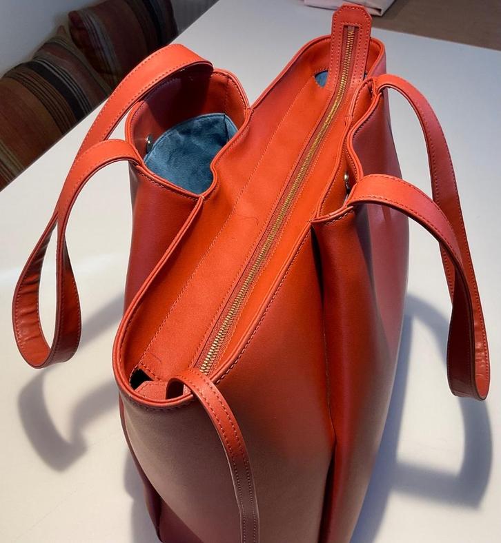 Handtas, Handtassen en Accessoires, Tassen | Schoudertassen, Zo goed als nieuw, Overige merken, Overige kleuren, Leer, Ophalen