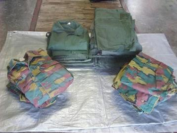 lot de vêtements militaires (36 pièces) beschikbaar voor biedingen