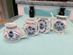 Blauw witte kuuroordbekers porselein gemerkt, Antiek en Kunst, Ophalen