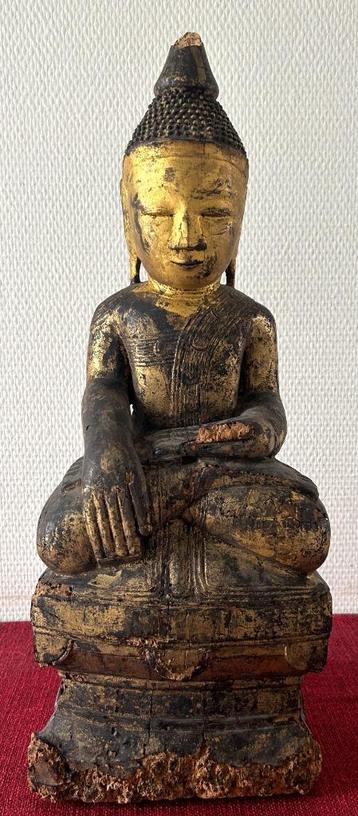 Ancien Bouddha du 17ème Siècle en Bois et Laque Dorée