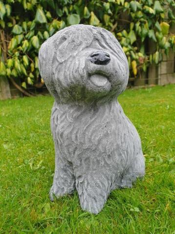 beton tuinbeeld van een hond, schapendoes beschikbaar voor biedingen