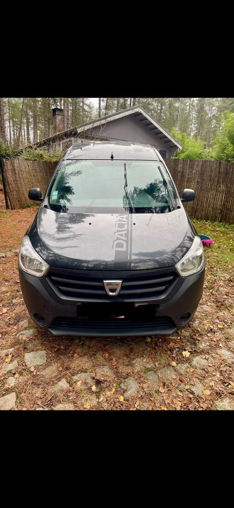 Dacia dokker 2016 lichte vracht., Auto's, Dacia, Particulier, Dokker, Bluetooth, Benzine, 4 deurs, Handgeschakeld, Ophalen