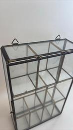 Vintage brass vitrine display, Minder dan 50 cm, Gebruikt, Vintage, Ophalen of Verzenden