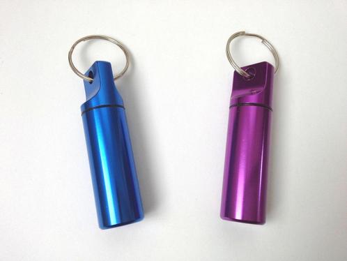 Lot de 2 porte-clés petites boîtes en métal jamais utilisés, Verzamelen, Sleutelhangers, Zo goed als nieuw, Ophalen of Verzenden