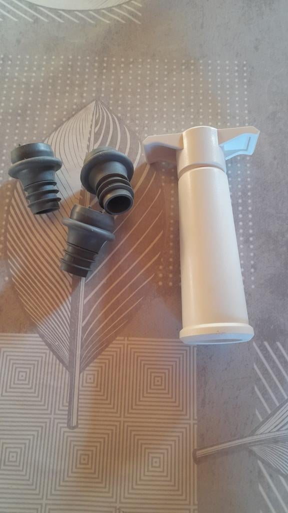 appareil pour faire le vide + bouchons, Enlèvement ou Envoi