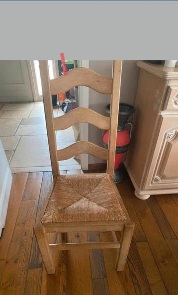 Chaise  beschikbaar voor biedingen
