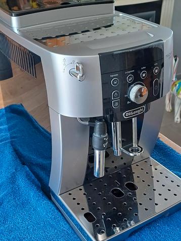 Delonghi Espressomachine Ecam Magnifica S smart beschikbaar voor biedingen