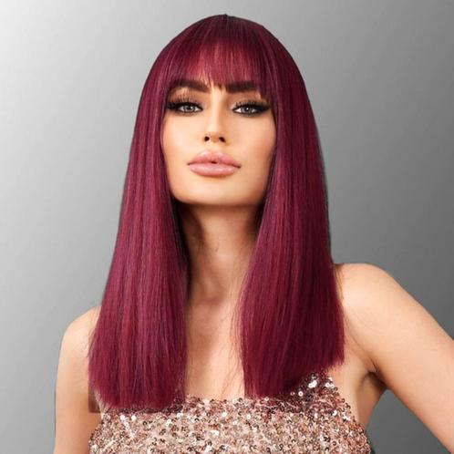 Pruik schouderlang steil haar met pony wijnrood, Handtassen en Accessoires, Uiterlijk | Haarverzorging, Nieuw, Pruik of Haarverlenging