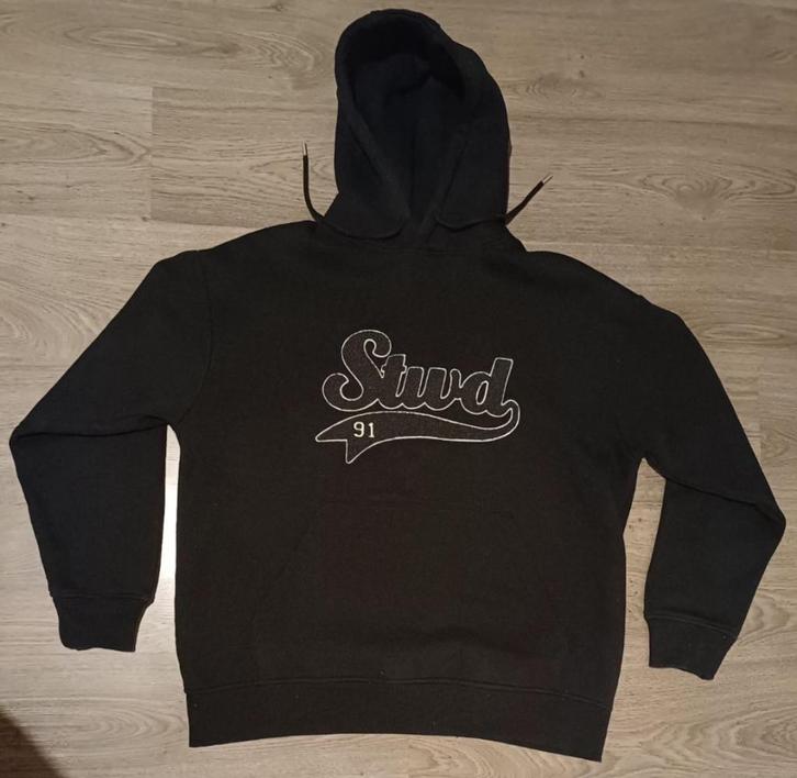 Sweat à capuche STWD noir — Taille L — Comme neuf, Vêtements | Hommes, Pulls & Vestes, Comme neuf, Taille 52/54 (L), Noir, Enlèvement ou Envoi