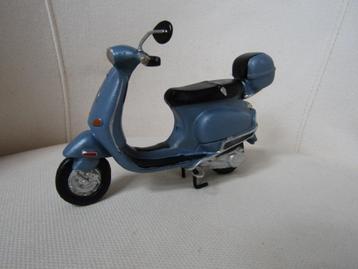 Prachtige scooter van het type Vespa/Piaggio, schaalmodel beschikbaar voor biedingen