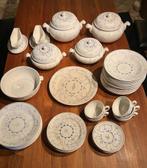Antiek servies Boch Frères Keramis, Ophalen