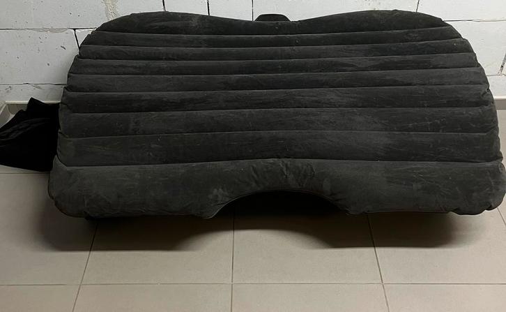 Matelas voiture plage arriere berline gonflable, Auto diversen, Auto-accessoires, Zo goed als nieuw, Ophalen of Verzenden