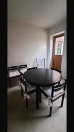 Vintage zwarte ronde tafel met stoelen, Huis en Inrichting, Rond, Gebruikt, Ophalen
