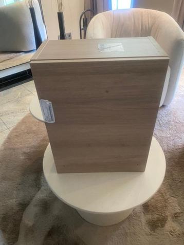 Badkamer Meubel /Kast  nieuw in doos beschikbaar voor biedingen