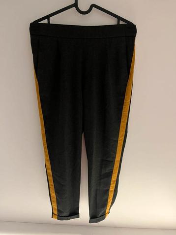 Broek Pull en bear maat 36, Enlèvement ou Envoi, Autres couleurs, Taille 36 (S), Comme neuf