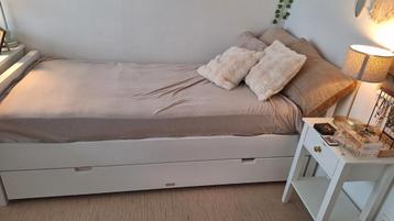 Eenpersoonsbed met lade Bopita + 2 matrassen beschikbaar voor biedingen