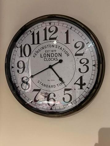 Klok/wandklok beschikbaar voor biedingen