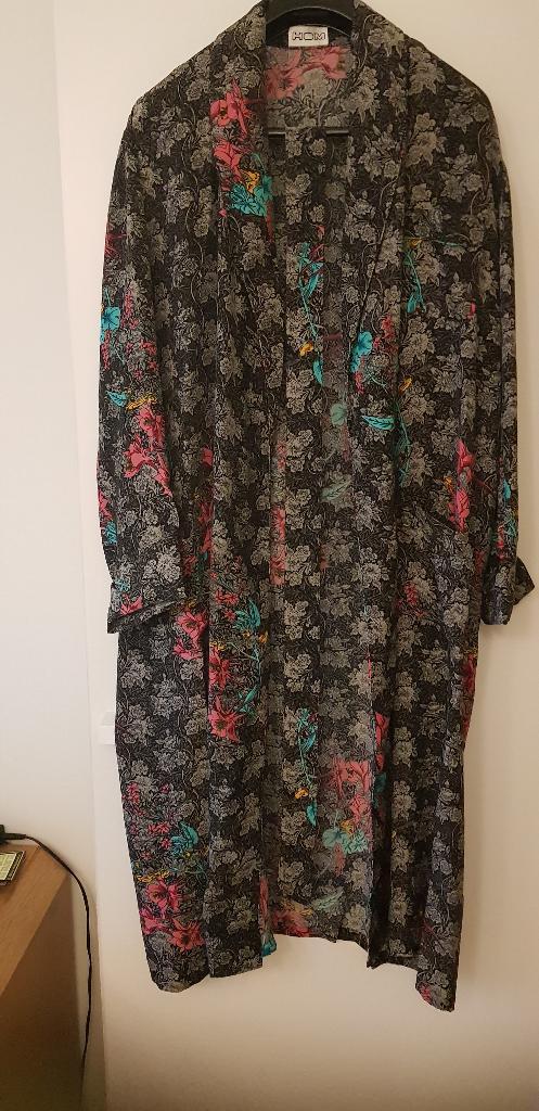 Nieuwe zijden kamerjas van Hom ,maat large in verpakking, Kleding | Heren, Pyjama's, Nieuw, Maat 52/54 (L), Ophalen of Verzenden