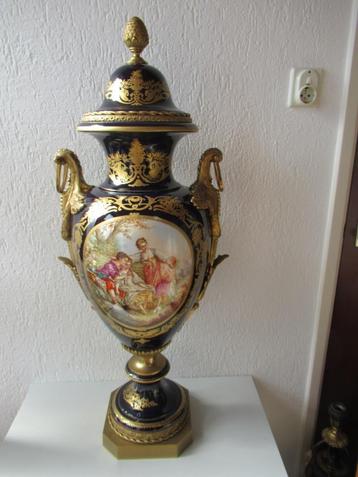 Enorm grote vaas Limoges  1 meter hoog  beschikbaar voor biedingen