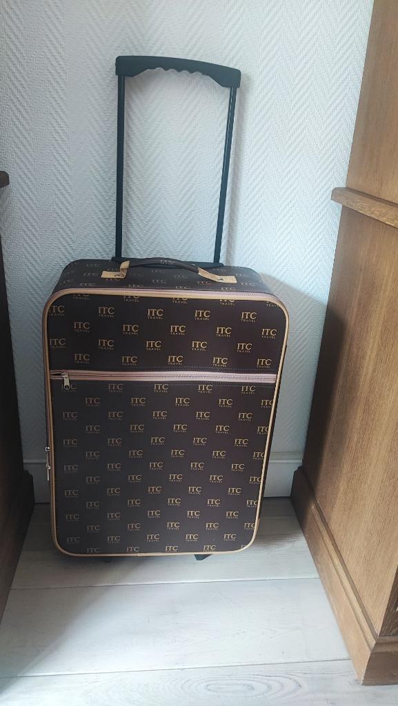 Nieuwe koffer Louis Vuitton stijl nieuwstaat ITC Travel, Handtassen en Accessoires, Koffers, Zo goed als nieuw, Ophalen of Verzenden