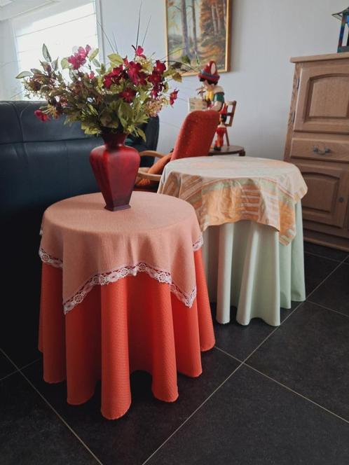 2 x rond tafeltje met tafelkleed, Huis en Inrichting, Tafels | Bijzettafels, Gebruikt, Rond, Ophalen