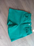 Donkergroene short, Kinderen en Baby's, Ophalen of Verzenden, Maat 146