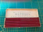 Mephisto 12 oude rode potloden in originele doos, Antiquités & Art, Curiosités & Brocante, Enlèvement ou Envoi