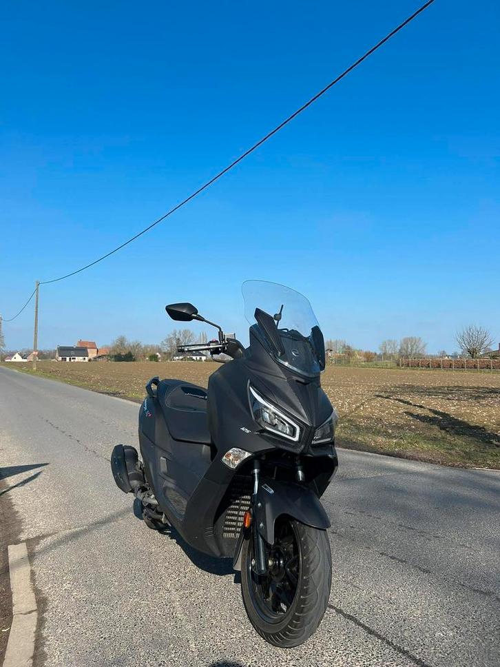 Scooter sym joymax z 125cc, Fietsen en Brommers, Scooters | Yamaha, Zo goed als nieuw, Overige modellen, Ophalen