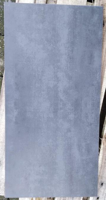Keramische tegels (30x60) + voegsel beschikbaar voor biedingen