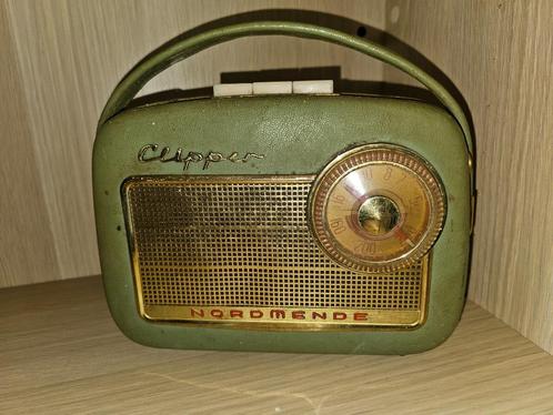 Vintage Radio's  uit de jaren 60 omgebouwd tot bluetooth rad, Verzamelen, Retro, Ophalen of Verzenden