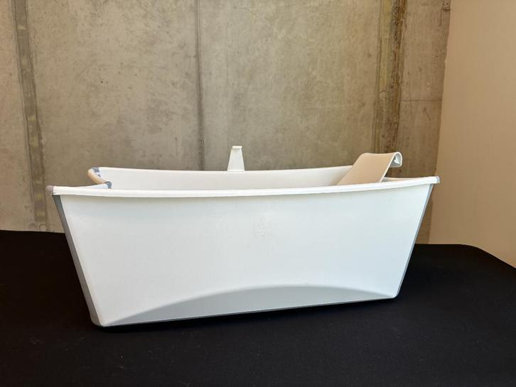 Stokke babybadje met newborn ondersteuning, Kinderen en Baby's, Badjes en Verzorging, Zo goed als nieuw, Badje, Ophalen