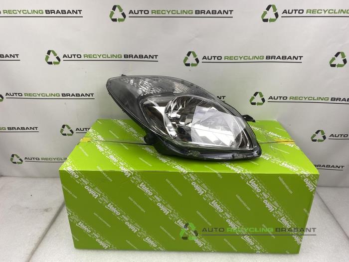 Koplamp rechts van een Toyota Yaris, Auto-onderdelen, Verlichting, Gebruikt, 3 maanden garantie