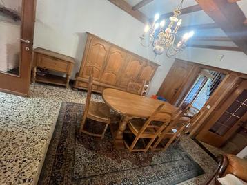 Tafel met 6 stoelen, dressoir, 3+1+1 zit , salontafel beschikbaar voor biedingen